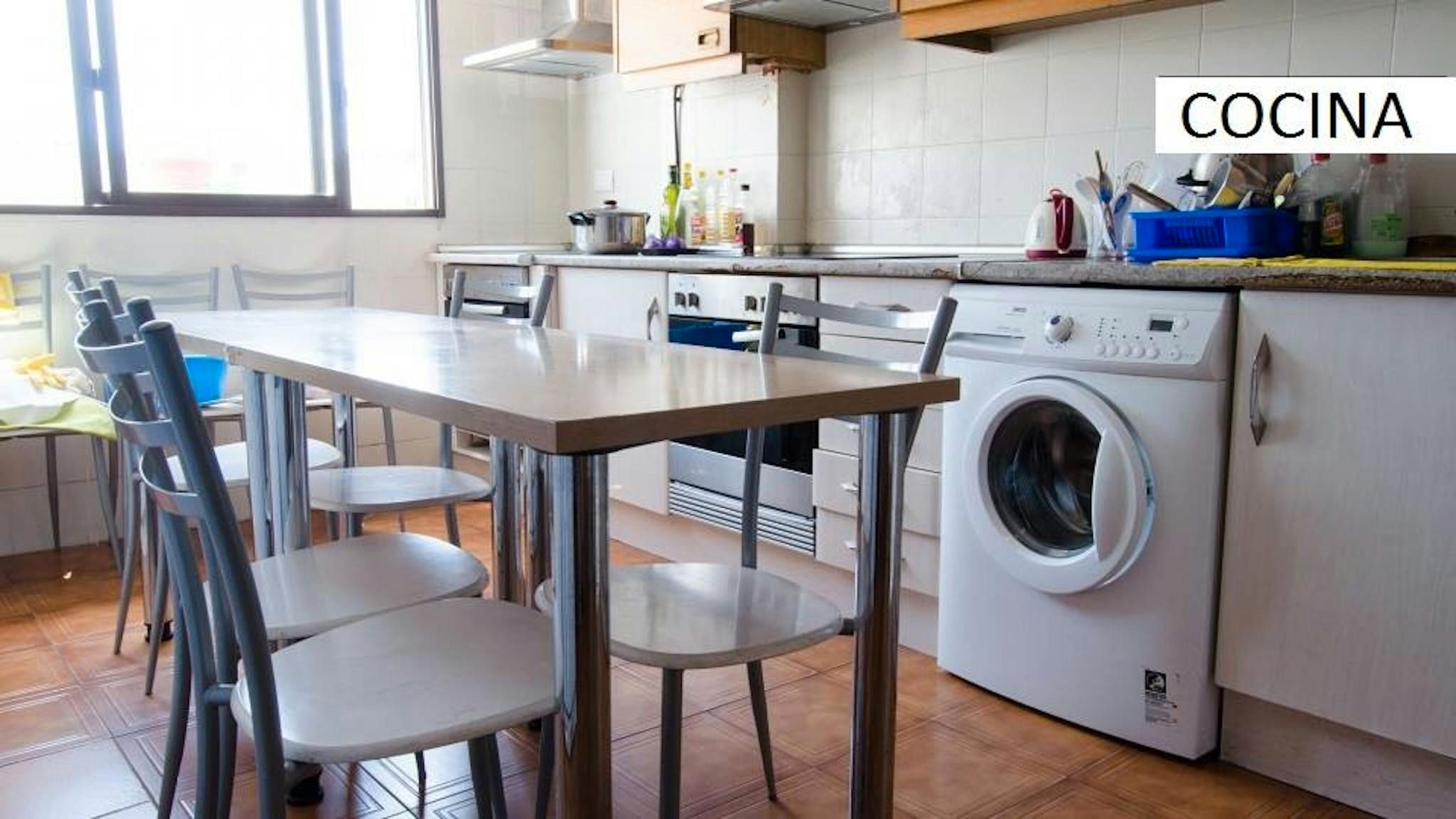 Cuina de Pis per a compartir en  Valencia Capital amb Moblat, Rentadora i Internet