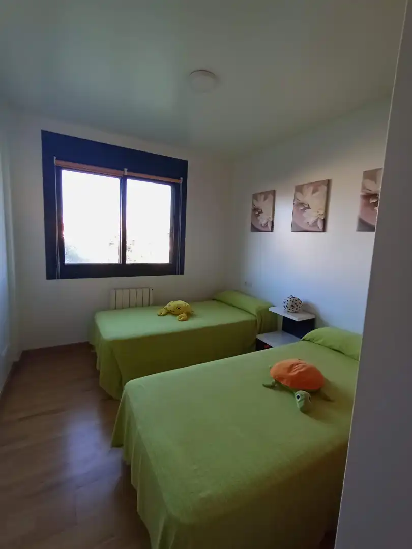 Dormitori de Apartament en venda en A Illa de Arousa  amb Calefacció, Parquet i Traster