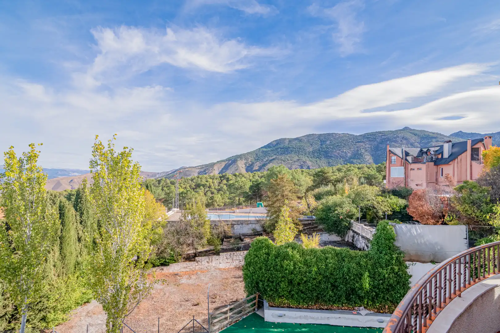 Vista exterior de Casa o chalet en venta en La Zubia con Aire acondicionado, Calefacción y Jardín privado