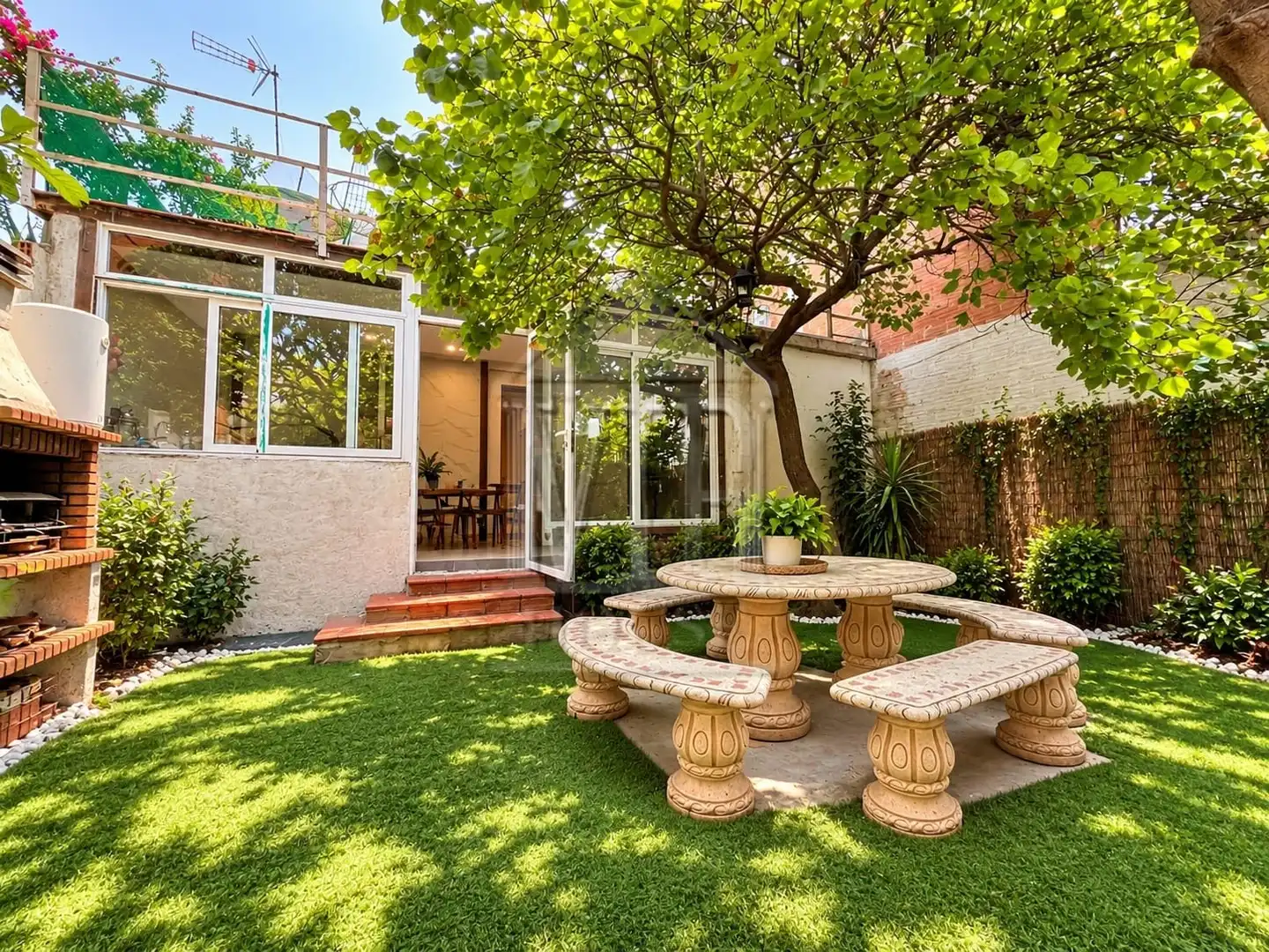 Maison mitoyenne avec terrasse à vendre à Carrer de la Plata 36