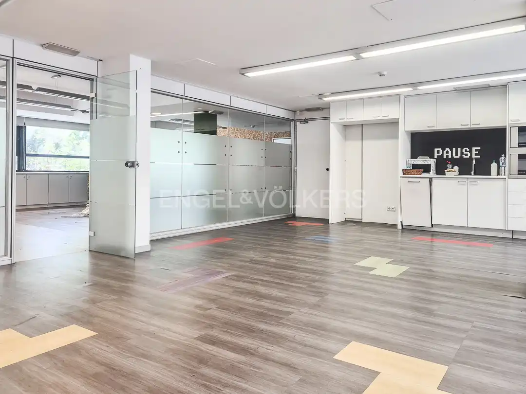 Büro zur Miete in Barcelona mit Klimaanlage, Heizung und Möbliert