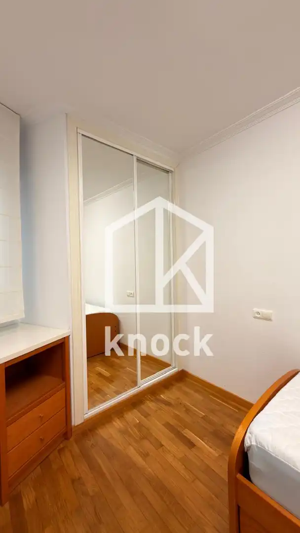 Habitación de Piso en venta en Oviedo  con Calefacción