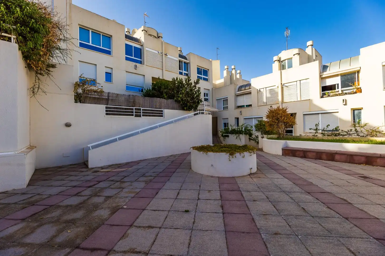 Außenansicht von Wohnung zum Verkauf in  Palma de Mallorca mit Klimaanlage, Heizung und Parkett