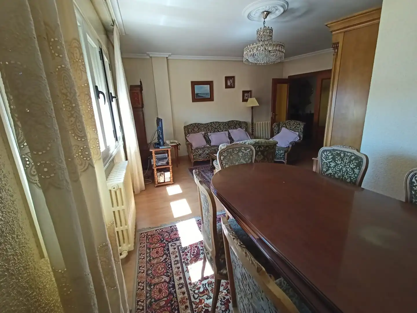 Sala d'estar de Pis en venda en Íscar amb Calefacció, Parquet i Terrassa