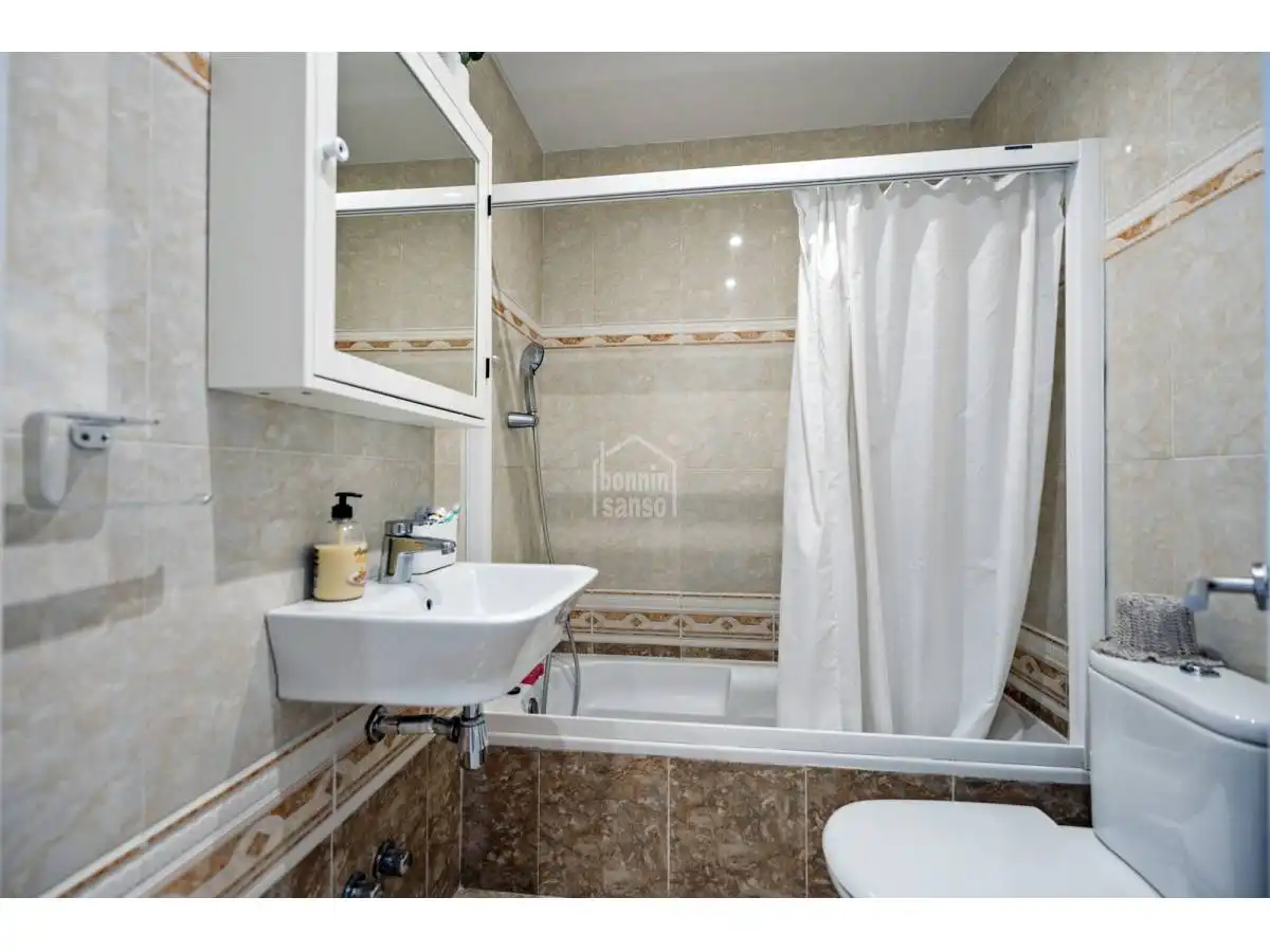 Badezimmer von Wohnungen zum Verkauf in Es Castell