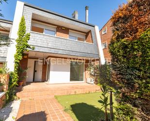 Exterior view of Single-family semi-detached for sale in L'Ametlla del Vallès  with Air Conditioner, Heating and Private garden