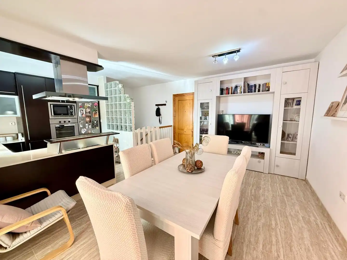 Esszimmer von Maisonette zum Verkauf in Vícar mit Klimaanlage, Heizung und Abstellraum