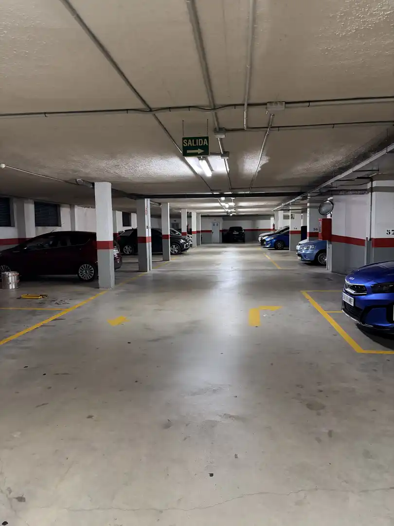 Parking of Garage for rent in Paterna