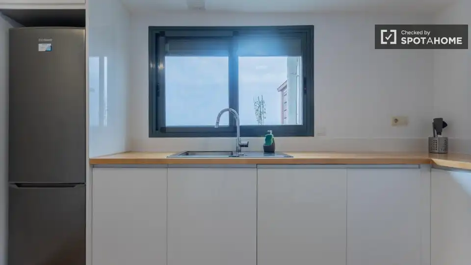 Kitchen of Apartments for share in Valencia  with Air Conditioner, Terrace and Furnished