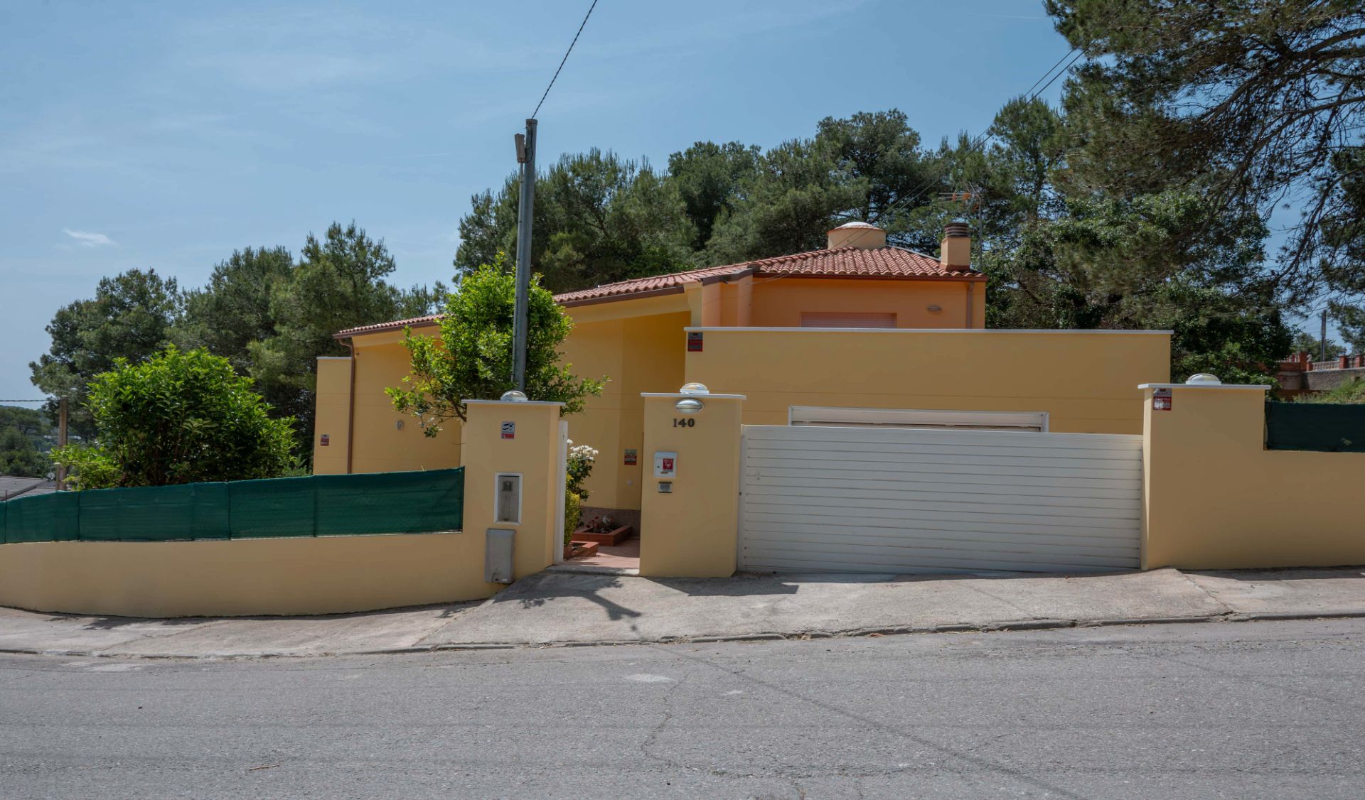 Vista exterior de Casa o xalet en venda en El Bruc amb Aire condicionat, Calefacció i Jardí privat