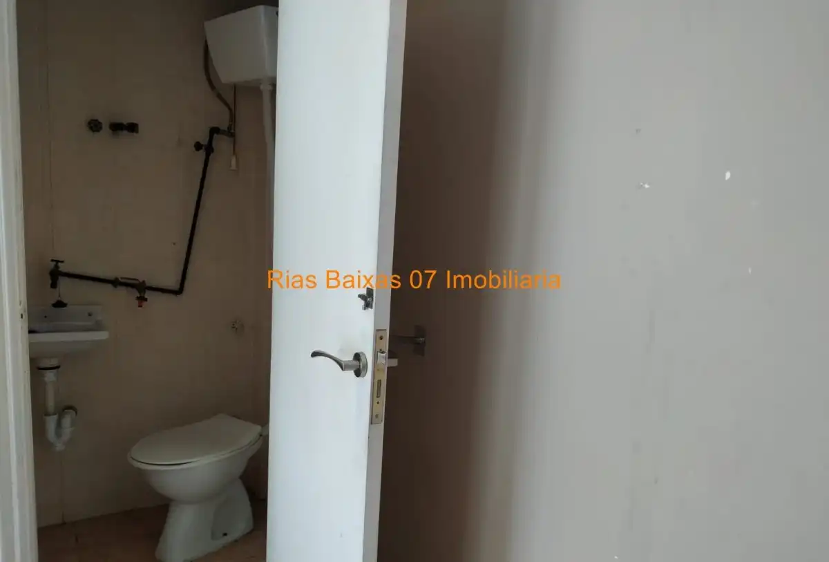 Baño de Local de alquiler en Vigo 
