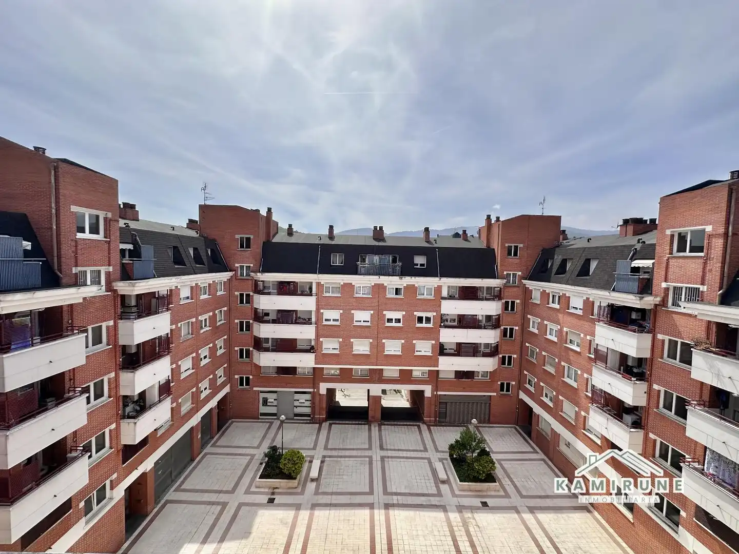 Vista exterior de Àtic en venda en Bilbao  amb Calefacció