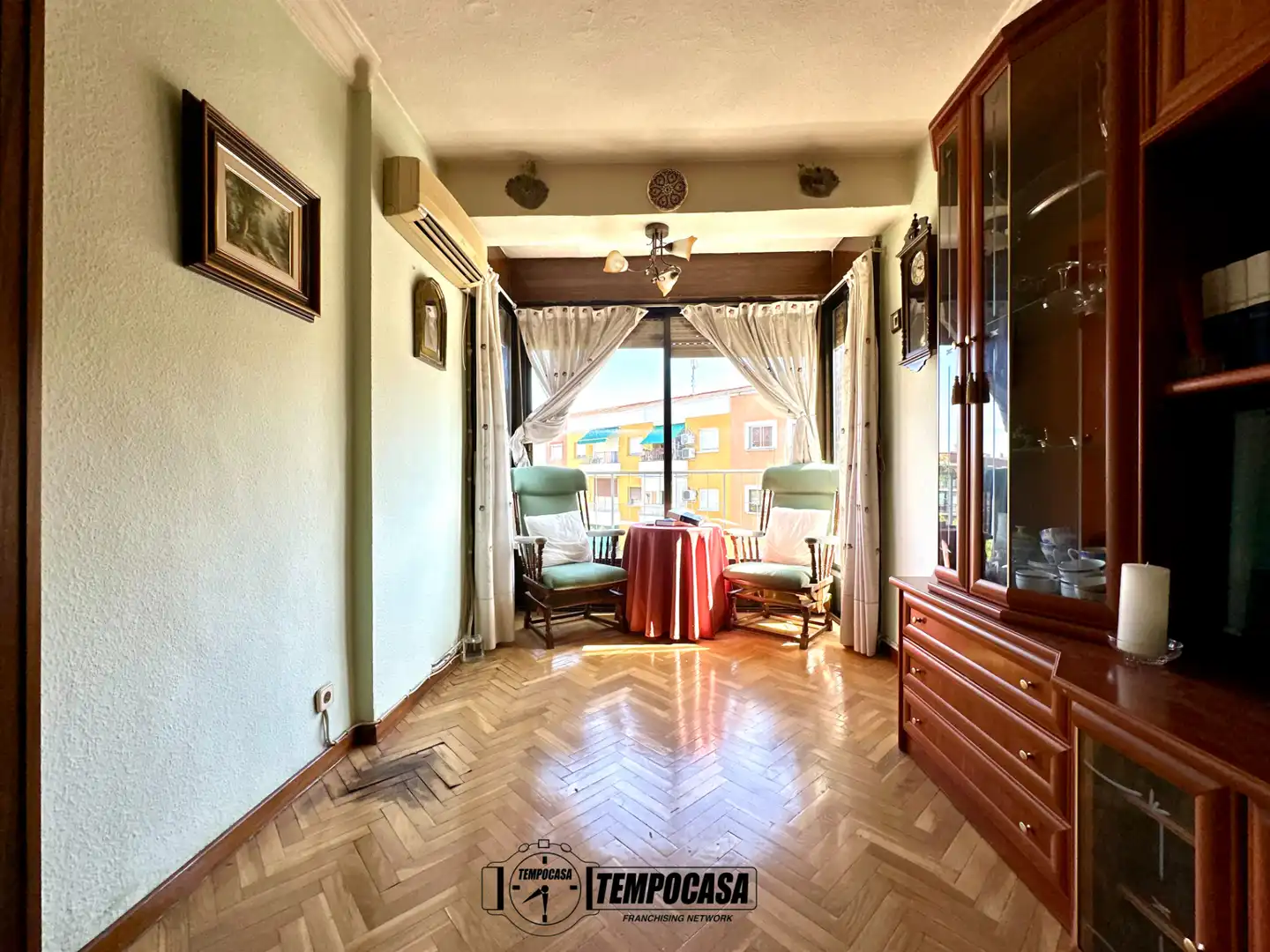 Living room of Flat for sale in Madrid  with Air Conditioner, Heating and Furnished