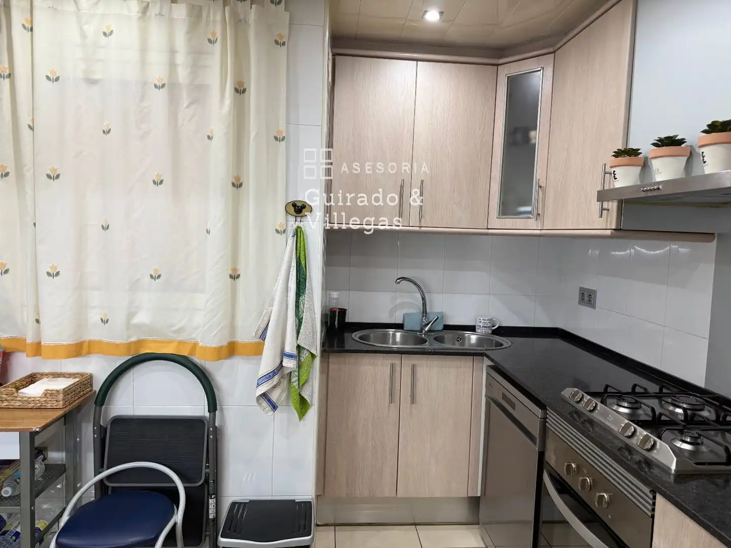 Küche von Wohnung zum Verkauf in Barcelona mit Klimaanlage und Terrasse