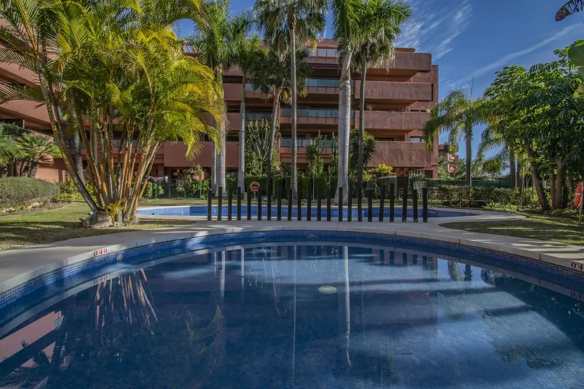 Piscina de Àtic en venda en Estepona amb Aire condicionat, Terrassa i Moblat