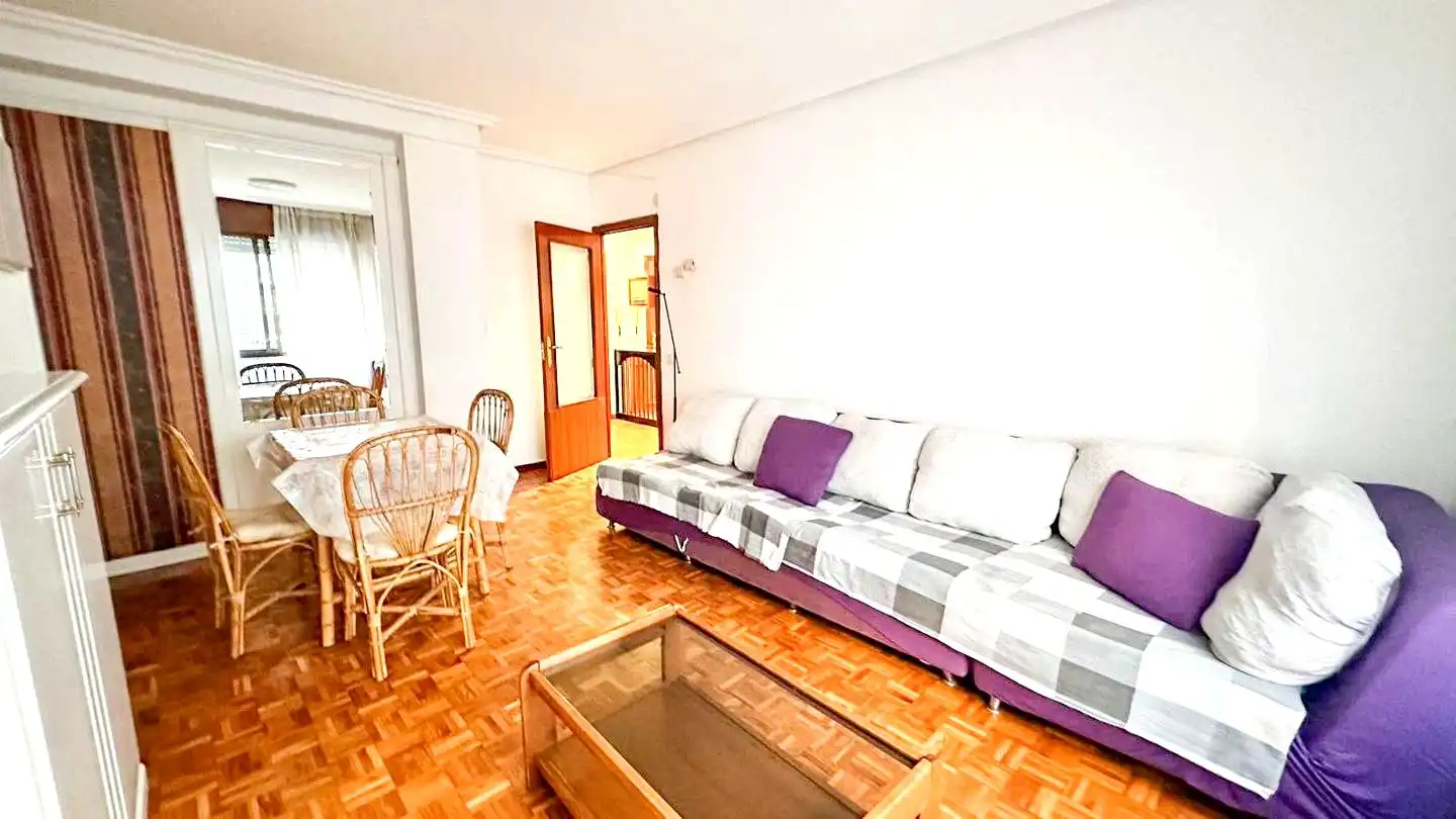 Wohnzimmer von Wohnungen zum Verkauf in  Logroño mit Heizung, Parkett und Abstellraum