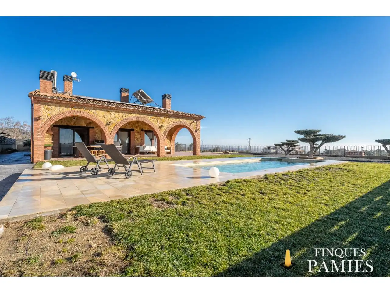 Jardí de Casa o xalet en venda en Vilanova d'Escornalbou amb Aire condicionat, Calefacció i Jardí privat