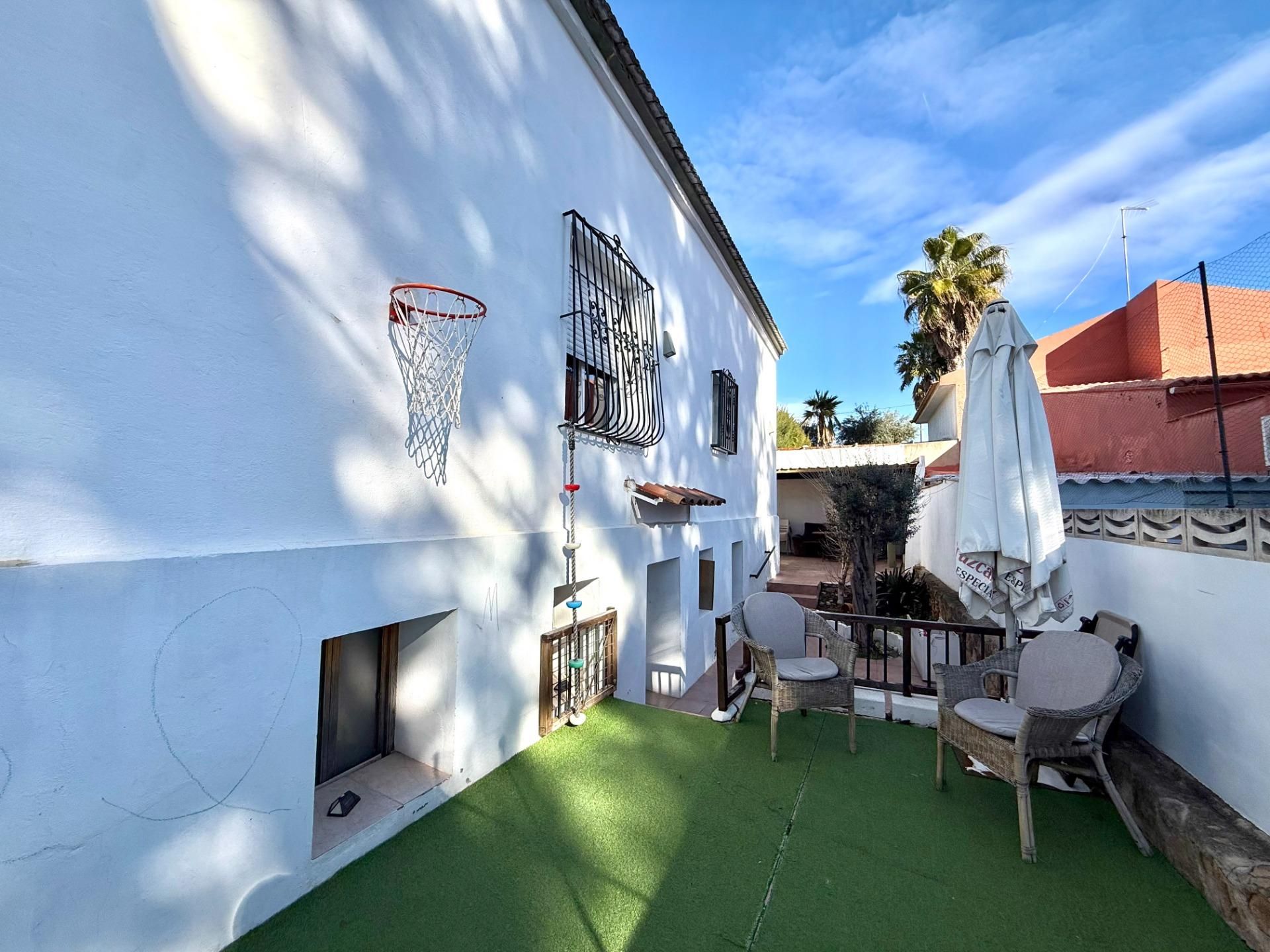 Exterior view of House or chalet for sale in Paterna  with Air Conditioner, Private garden and Terrace