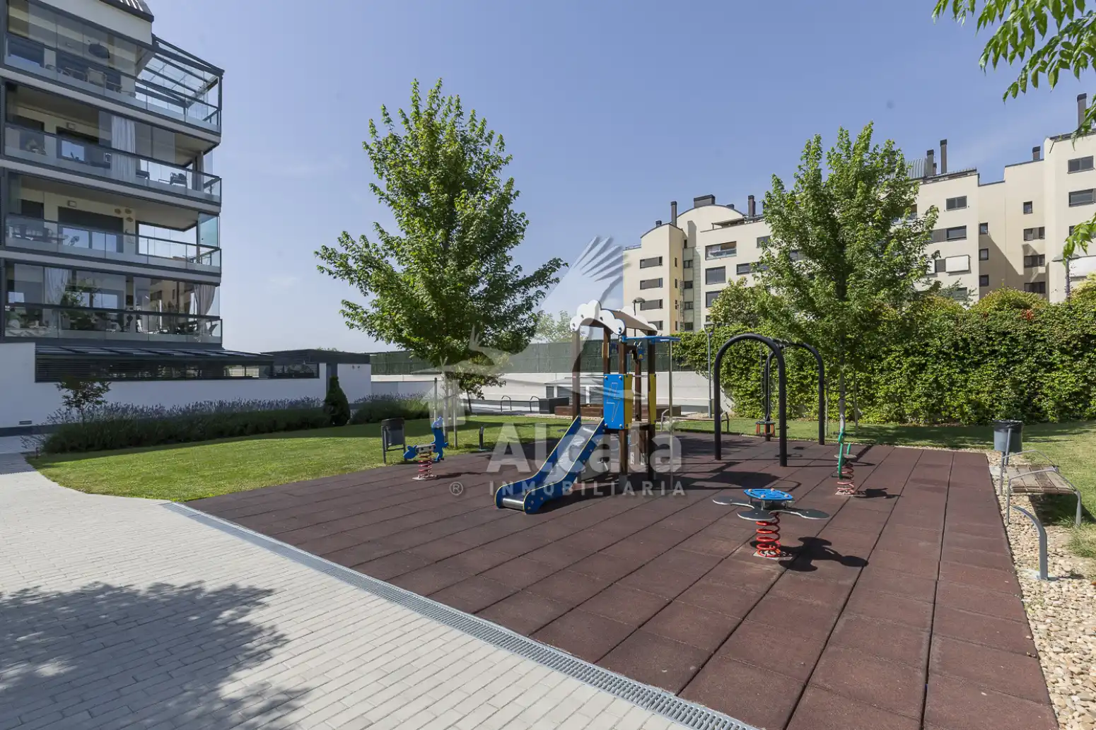 Terrassa de Àtic en venda en Rivas-Vaciamadrid amb Aire condicionat, Calefacció i Jardí privat