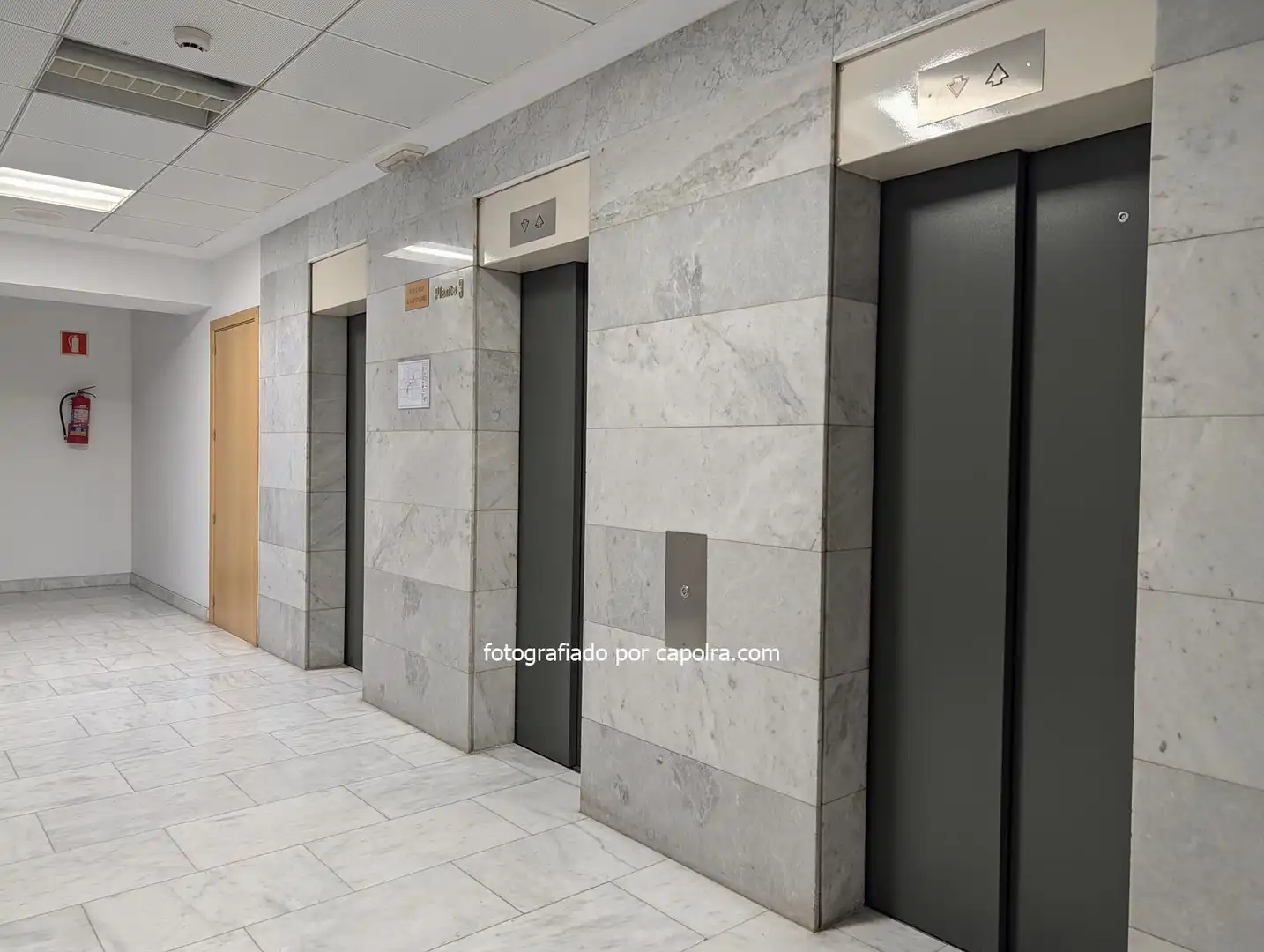 Büro zum Verkauf in Barcelona mit Klimaanlage und Heizung