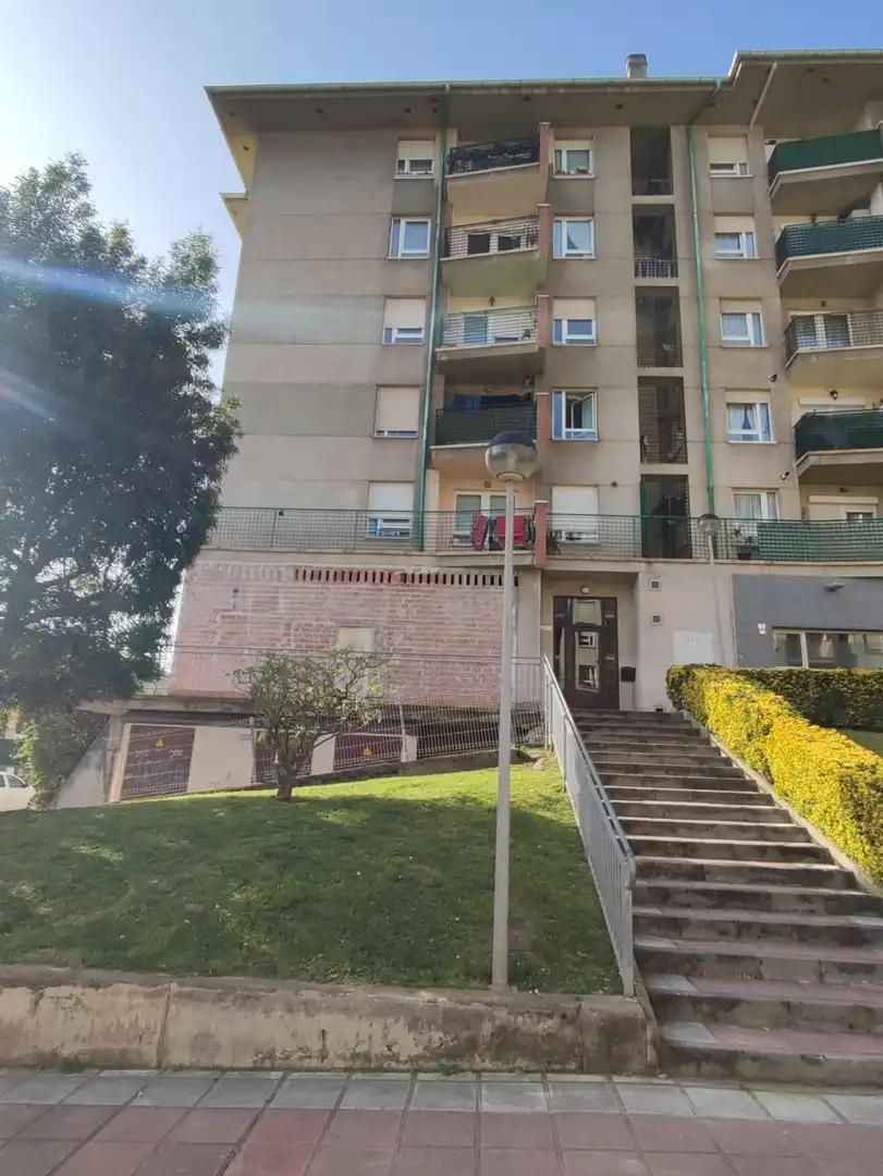 Vista exterior de Local en venda en Santander