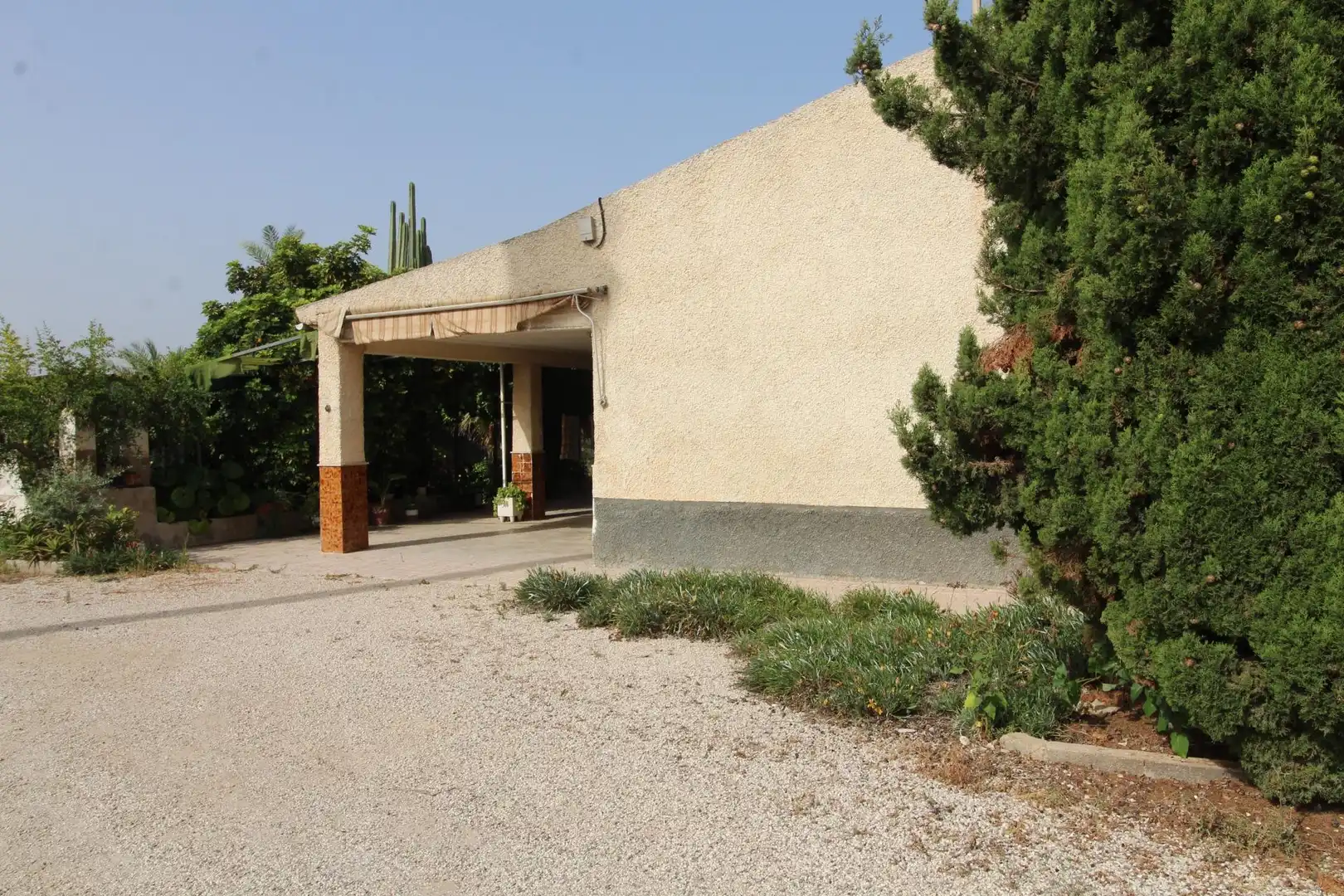 Casa amb jardí en venda a La Algoda - Matola - Llano de San José