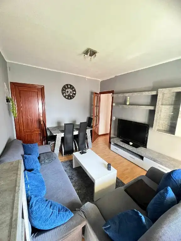 Sala de estar de Piso en venta en  Logroño con Calefacción, Parquet y Terraza