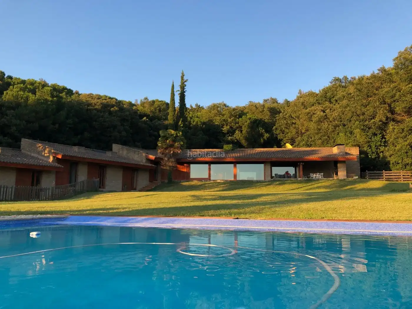 Terraced house with pool to rent in Avinguda Goitallops 25
