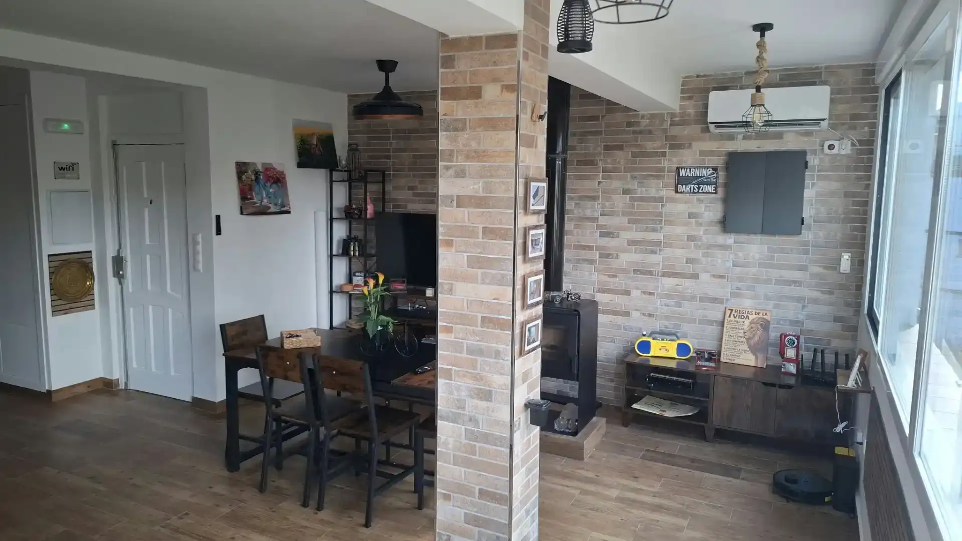 Living room of Flat for rent in Espiel  with Air Conditioner, Furnished and Balcony