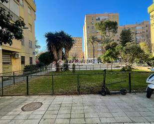 Vista exterior de Pis en venda en  Sevilla Capital amb Aire condicionat