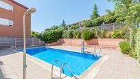 Piscina de Pis en venda en San Lorenzo de El Escorial amb Calefacció, Traster i Piscina comunitària