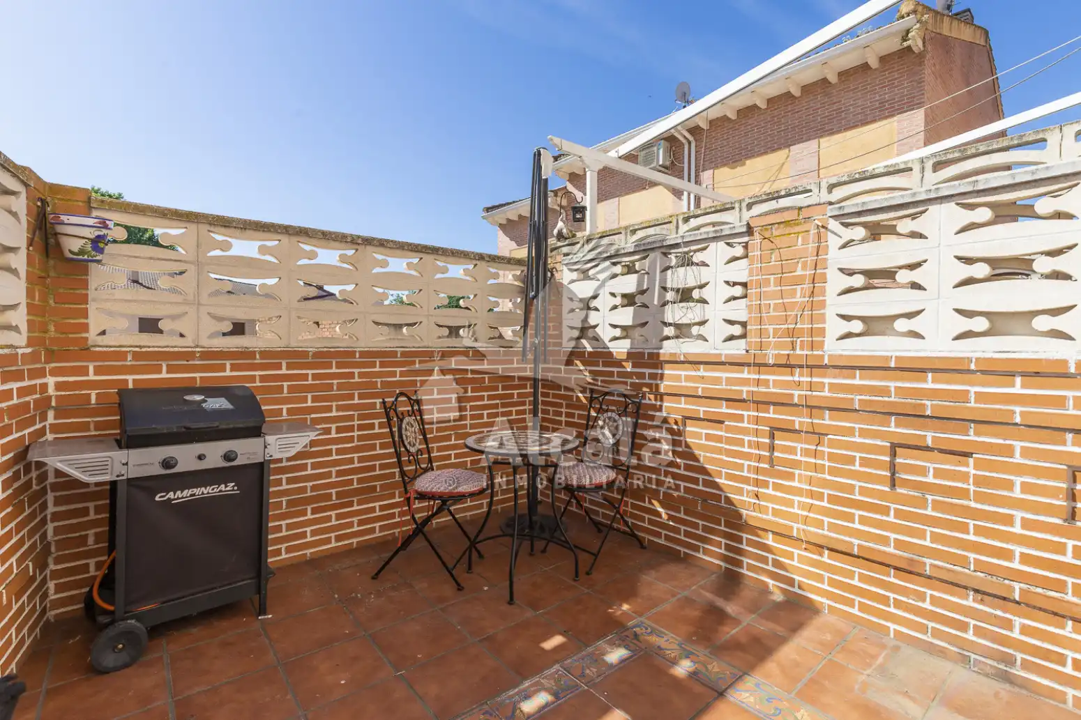 Terrassa de Casa o xalet en venda en Villanueva de la Torre amb Calefacció i Jardí privat
