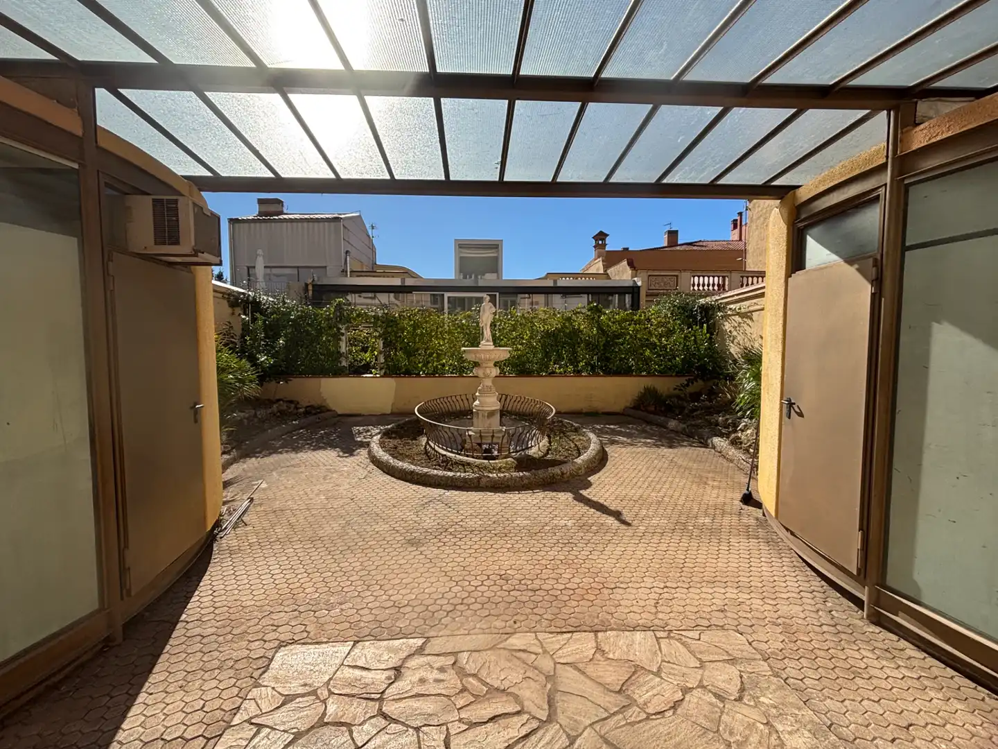 Terrasse von Erdgeschoss zum Verkauf in Terrassa mit Klimaanlage, Heizung und Privatgarten