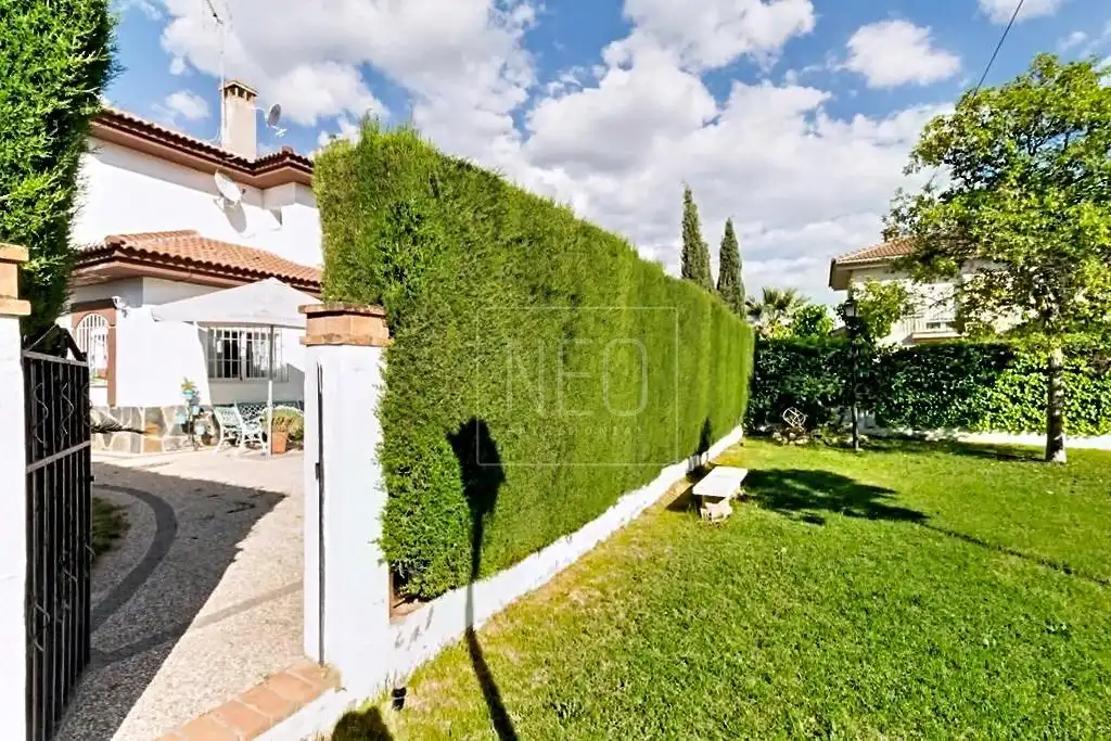 Jardí de Casa o xalet en venda en Albolote amb Aire condicionat, Calefacció i Jardí privat