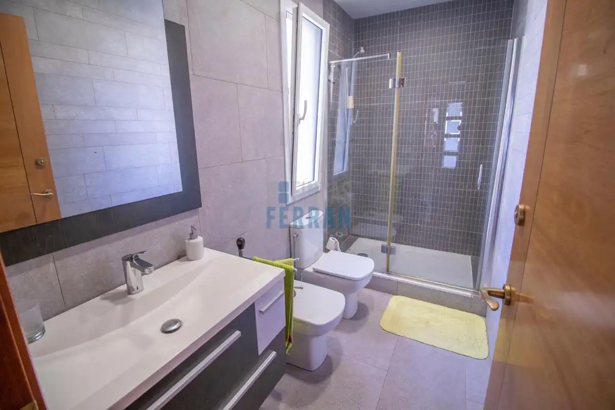 Bathroom of Houses for sale in El Vendrell  with Air Conditioner, Heating and Terrace