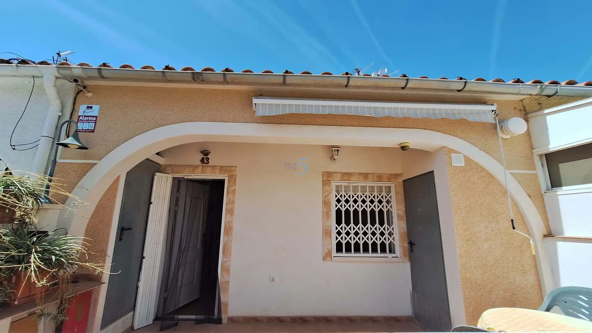 Vista exterior de Casa o chalet en venta en San Fulgencio con Terraza y Balcón