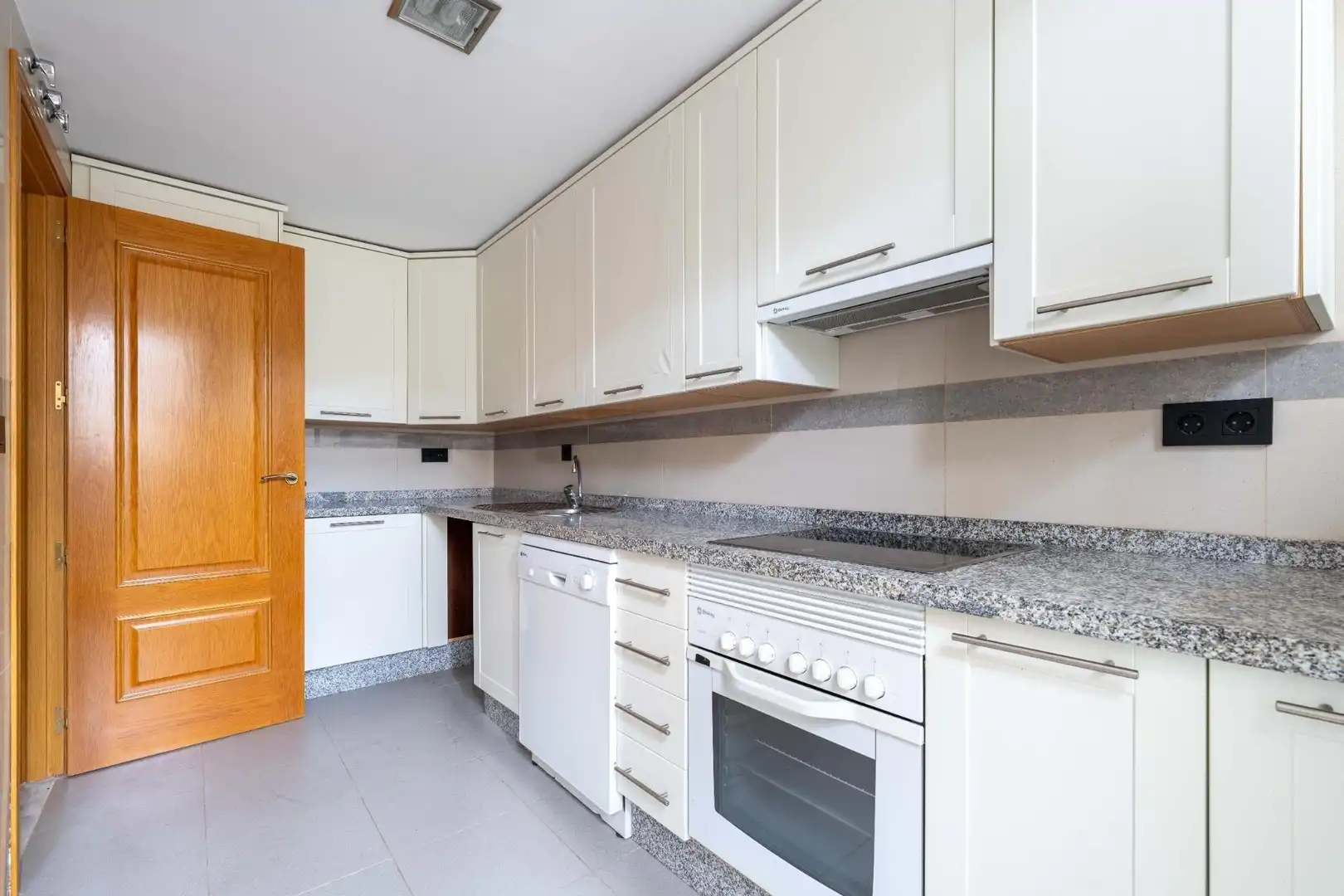 Cocina de Dúplex en venta en Carboneras con Calefacción, Jardín privado y Terraza