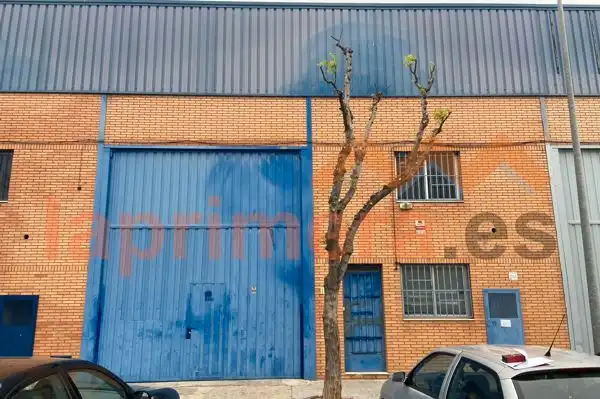 Industrial building to rent in Aldaia