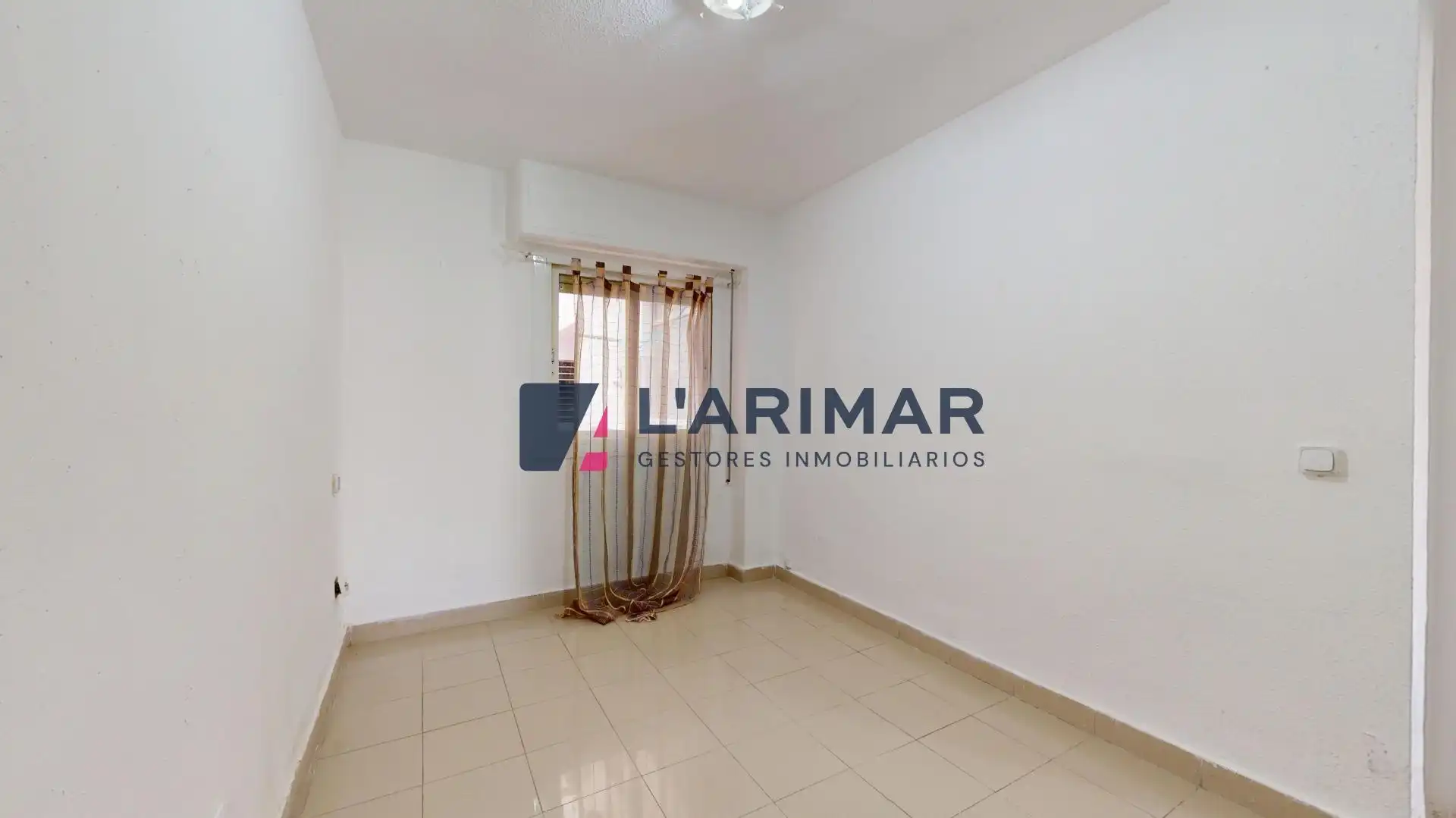 Habitación de Piso en venta en Alicante / Alacant con Amueblado y Piscina comunitaria