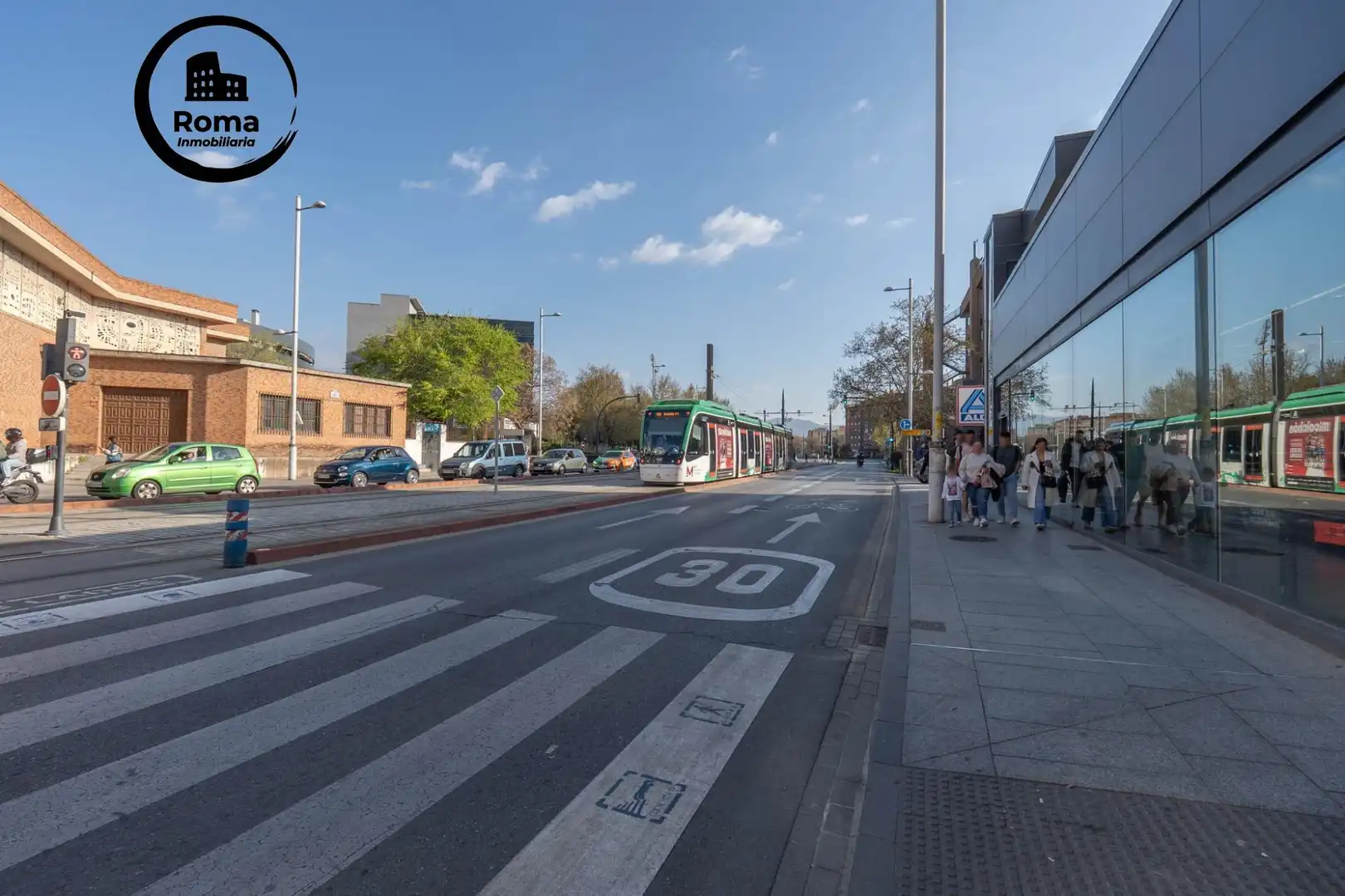 Vista exterior de Pis en venda en Granada amb Aire condicionat i Balcó