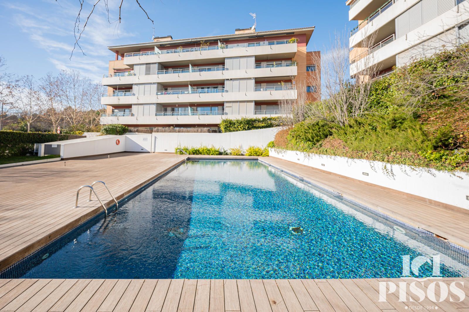 Piscina de Pis en venda en Sant Cugat del Vallès amb Calefacció, Terrassa i Traster