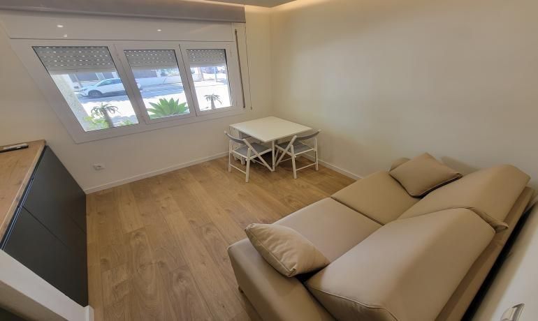 Living room of Study for sale in Empuriabrava  with Air Conditioner, Heating and Parquet flooring