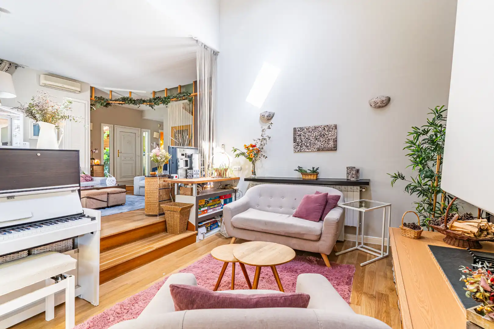 Sala d'estar de Casa o xalet en venda en Las Rozas de Madrid amb Aire condicionat, Calefacció i Jardí privat