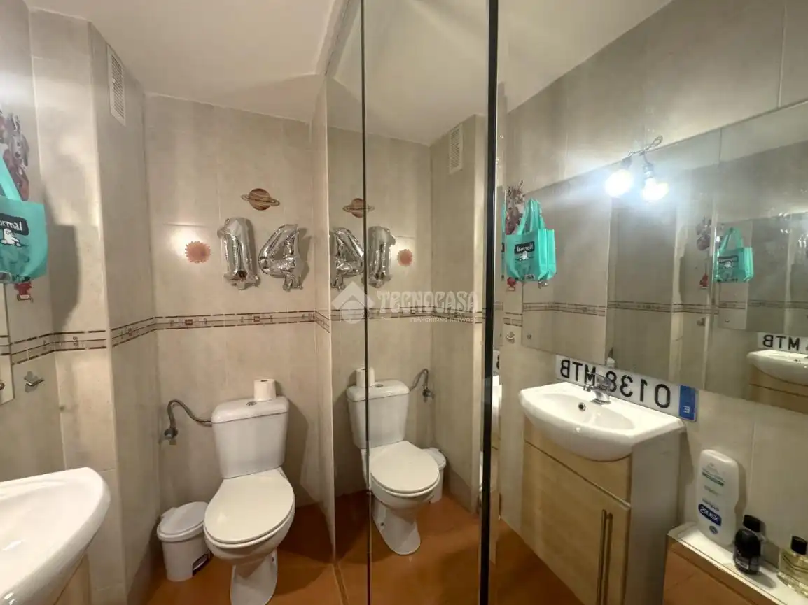 Baño de Piso en venta en Alcalá de Henares con Aire acondicionado y Calefacción