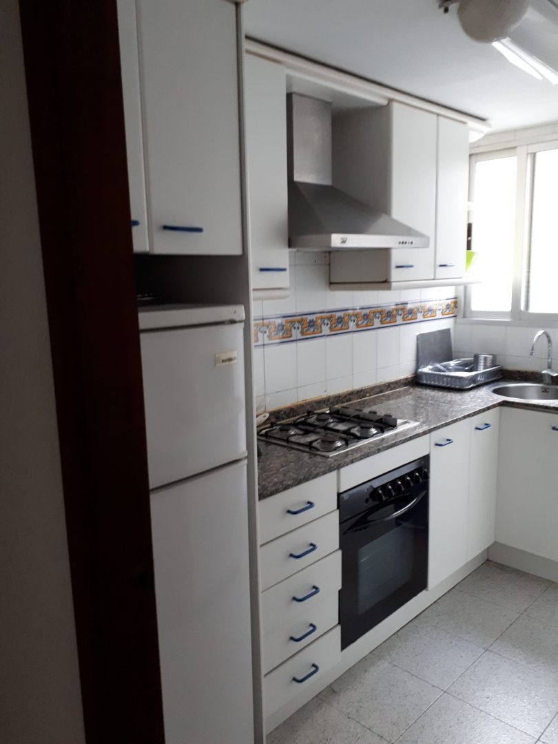 Cuina de Pis en venda en  Valencia Capital amb Moblat, Forn i Rentadora