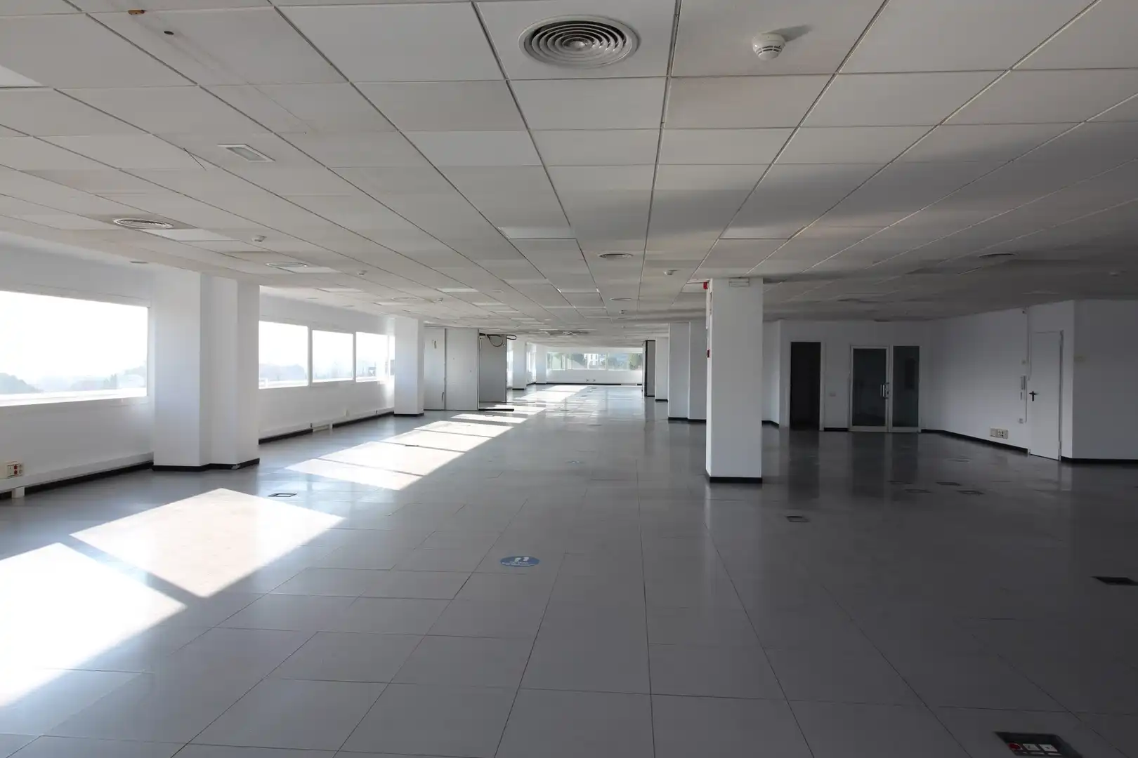 Büro zur Miete in Sant Cugat del Vallès mit Klimaanlage