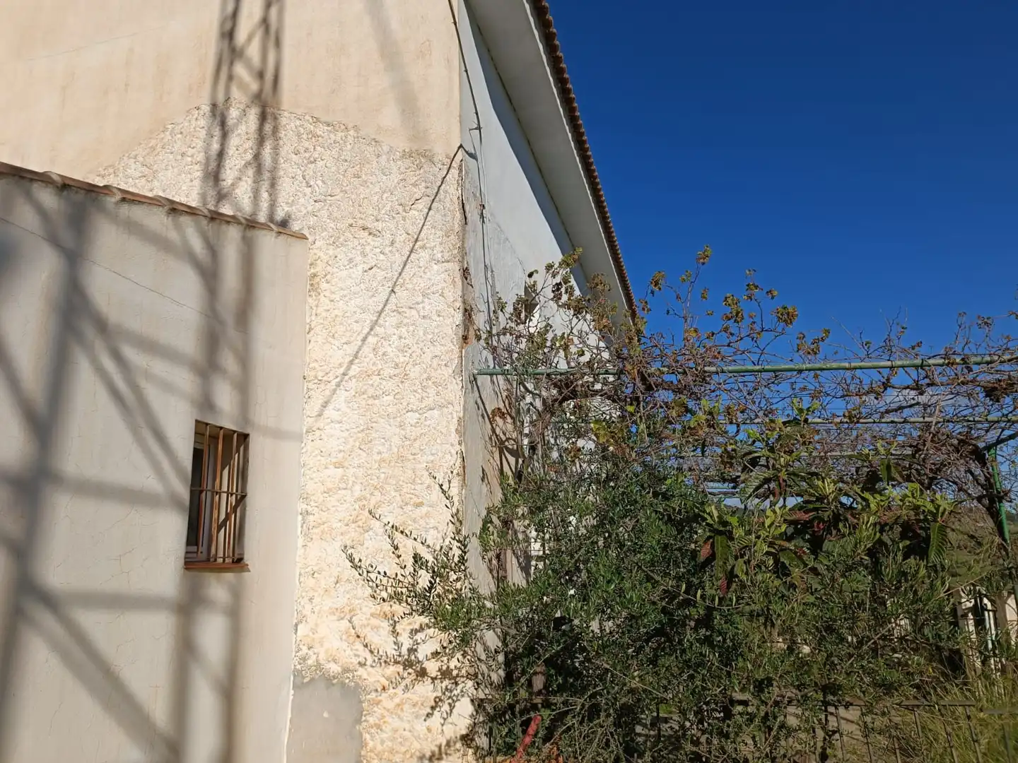 Exterior view of Houses for sale in Guaro  with Terrace, Storage room and Furnished