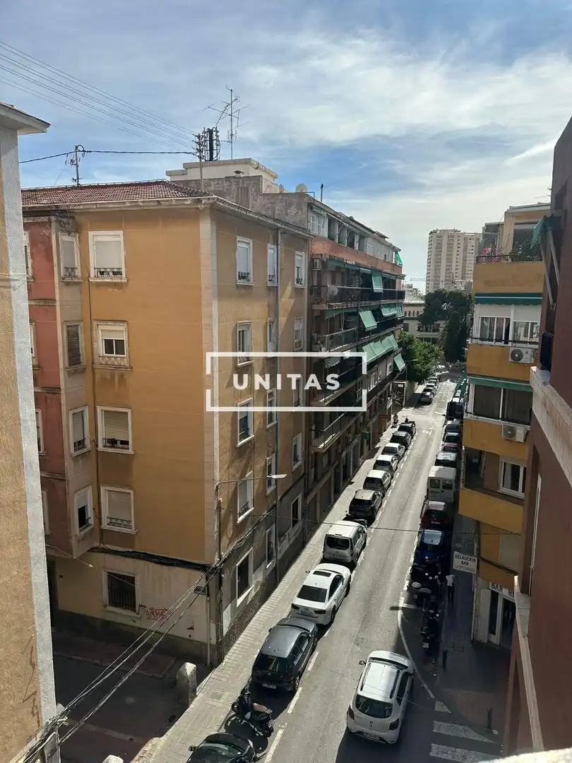 Vista exterior de Pis en venda en Alicante / Alacant