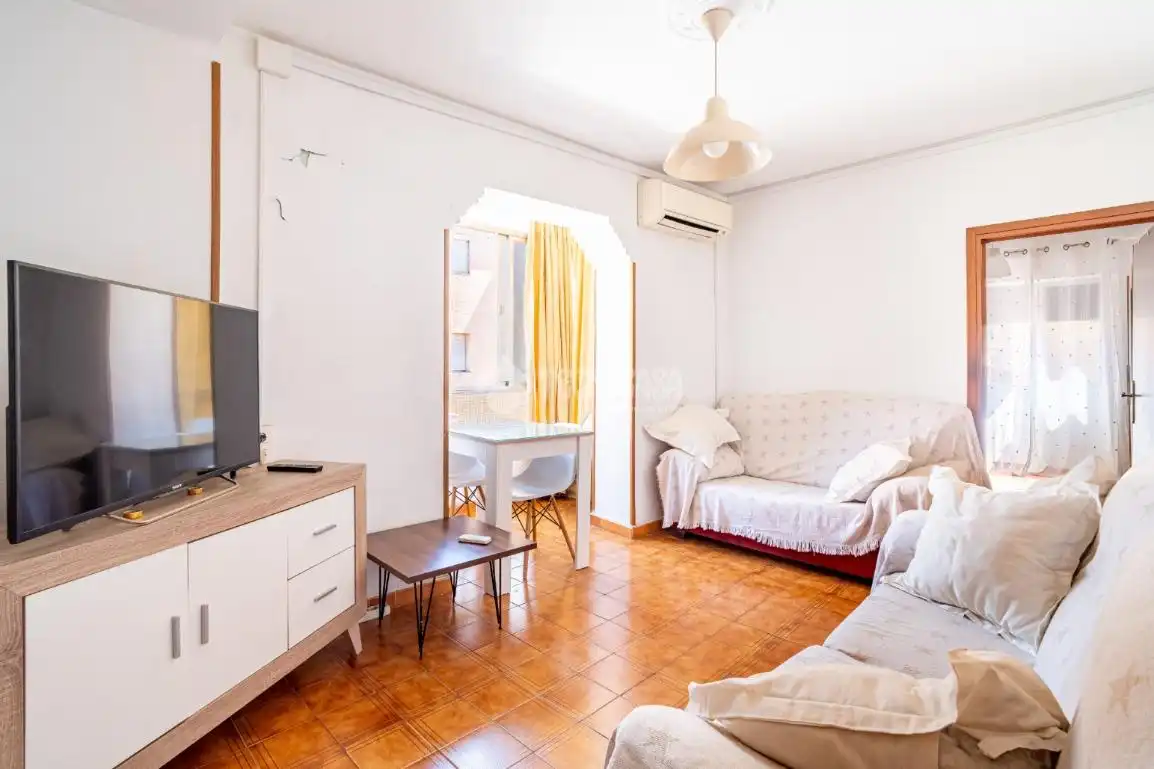 Sala de estar de Piso en venta en Granada con Aire acondicionado y Balcón