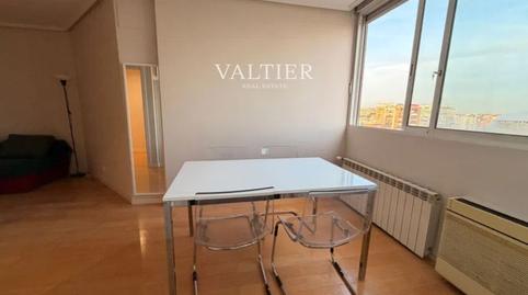 Foto 2 de Piso de alquiler en Del General Perón, Cuatro Caminos - Azca,  Madrid Capital